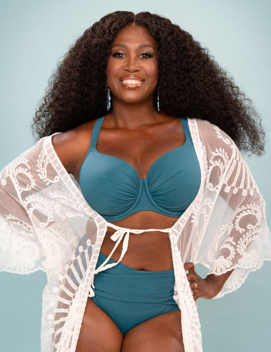 lp_motsi_2025_bikini_valnecia_chic_lake.jpg__PID:8710dbba-8964-4e1e-9d26-79b4c2821b03