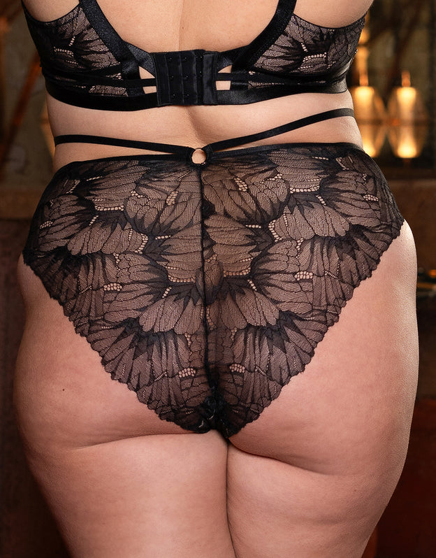 High-Brazilian "FemFatale" black