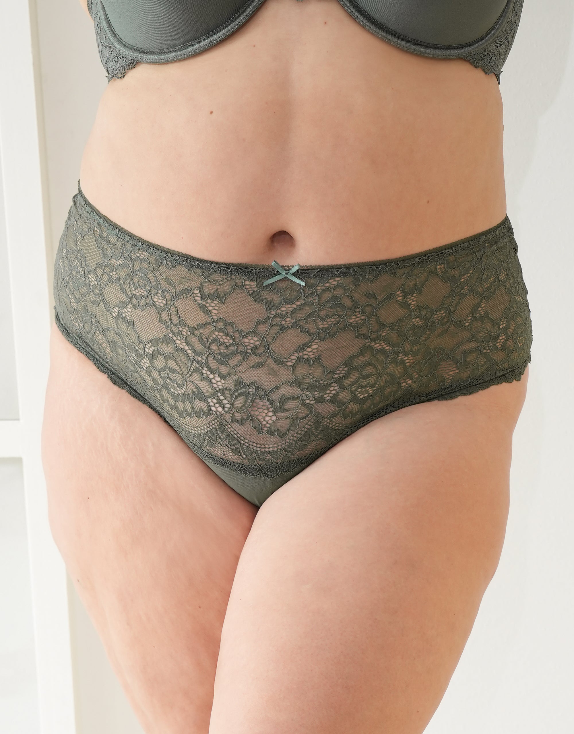 High-String "Lace Basic" olive