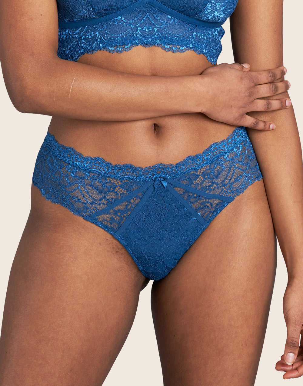 String "Eliana" ocean